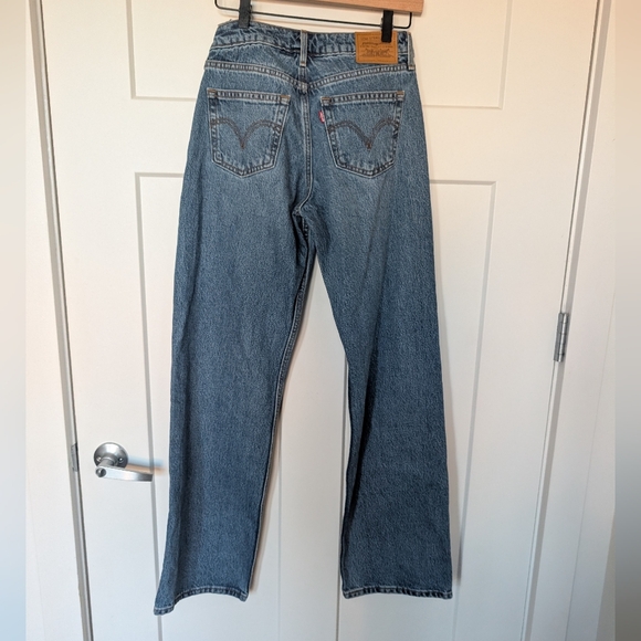 NEW Levis Low Loose Jeans - Picture 4 of 10